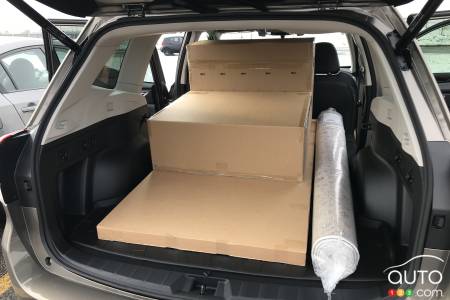 2021 Subaru Forester, cargo space, fig. 2